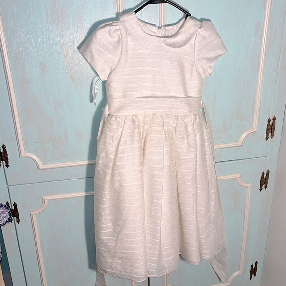 Beautiful beige with golden party dress - Picture 1 of 6